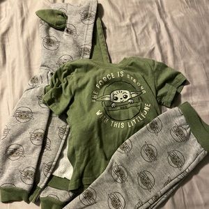 Boys baby yoda 3 piece outfit 3T